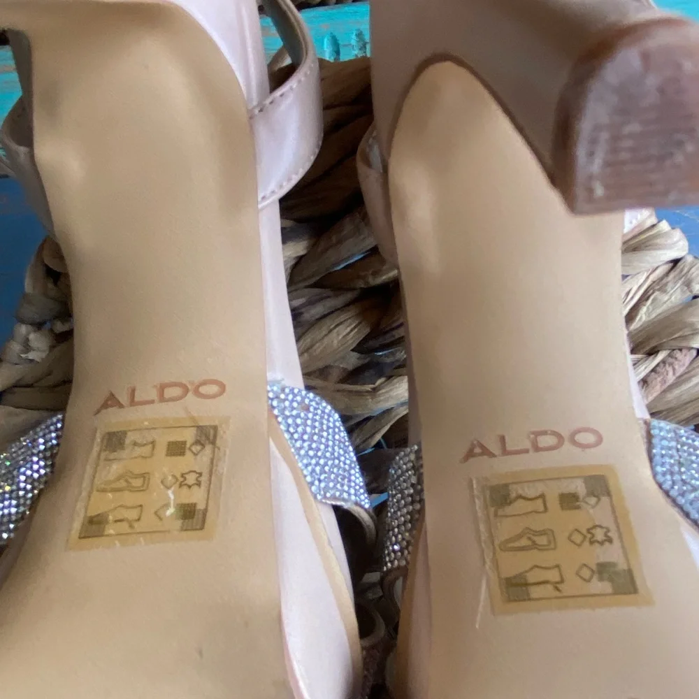 Aldo Elegant Beige and Gold Rhinestone Women's Heels Sandals Great Condition - Picture 15 of 15